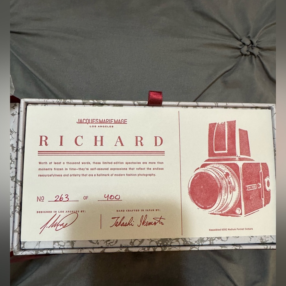 Elegant Black Sunglasses - Picture 6 of 8